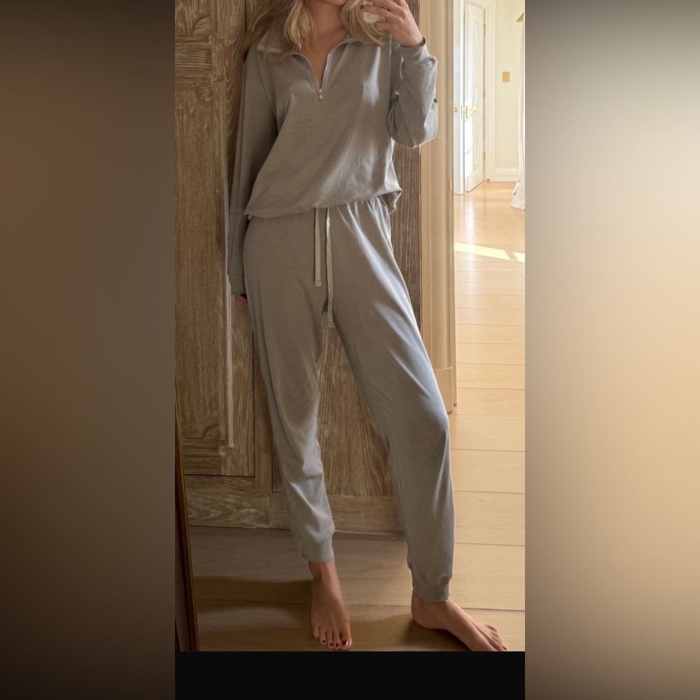 Coconut love iconic 100% grey half zip set, NWT , Size M (as seen in instagram)